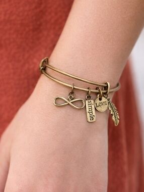 5/$25 Antique Brass Simple Love Charm Bangle Bracelet